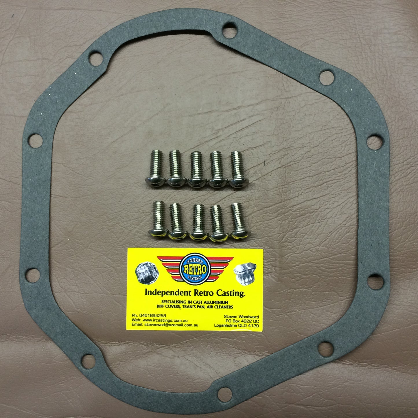 Jaguar diff gasket and 10 bolt kit. Polished stainless steel bolts